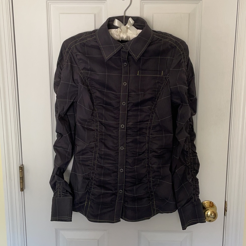 ATHLETA Tulum Ruched Plaid Snap Front Top. Size XS - Picture 10 of 11